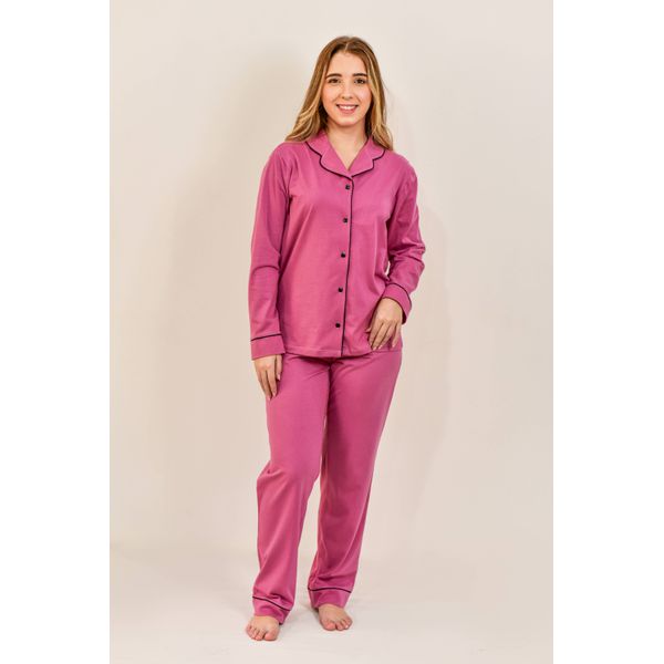 Pijama americano longo, com viés de cetim preto, aberto (com botões), com gola .Tecido 100% algodão. Na cor rosa escuro.
