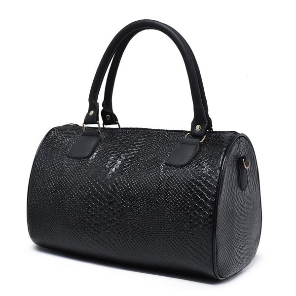 Bolsa Feminina Baú Alça de Mão e Transversal Preta - Gouveia Costa
