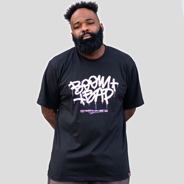 Camiseta BOOM BAP - Preta - Graffiti com Café