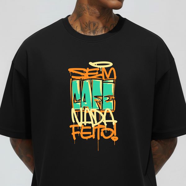 Camiseta SEM CAFÉ NADA FEITO - Preta - Graffiti com Café