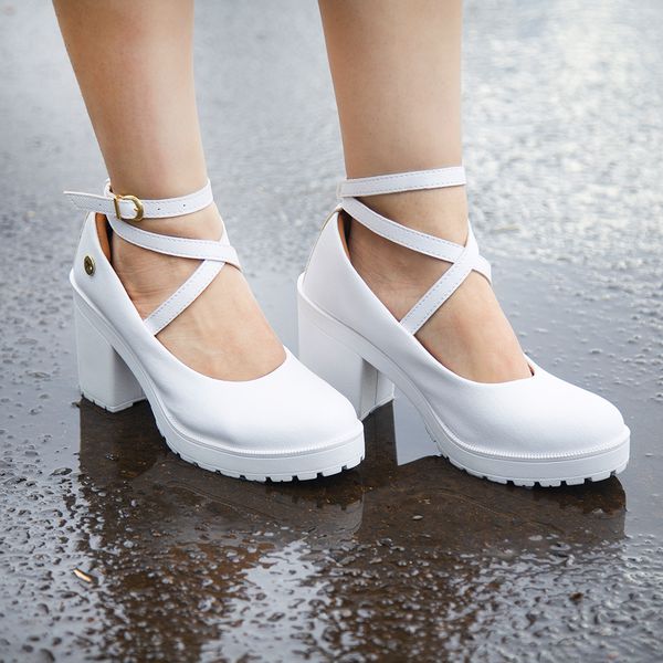 Sapato branco boneca discount