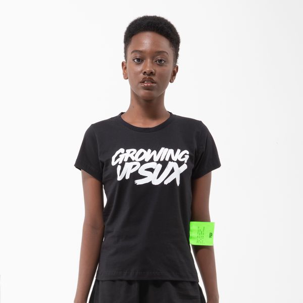 CAMISETA BABY LOOK SUX CLASSICS PRETA | Growing Up Sux