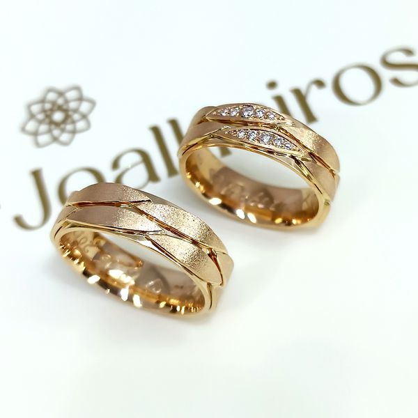 Aliança de Casamento com Diamantes 