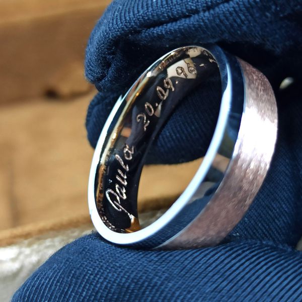 Alianças Duo Radiante Bodas em Ouro 18k com Lateral Cravejada