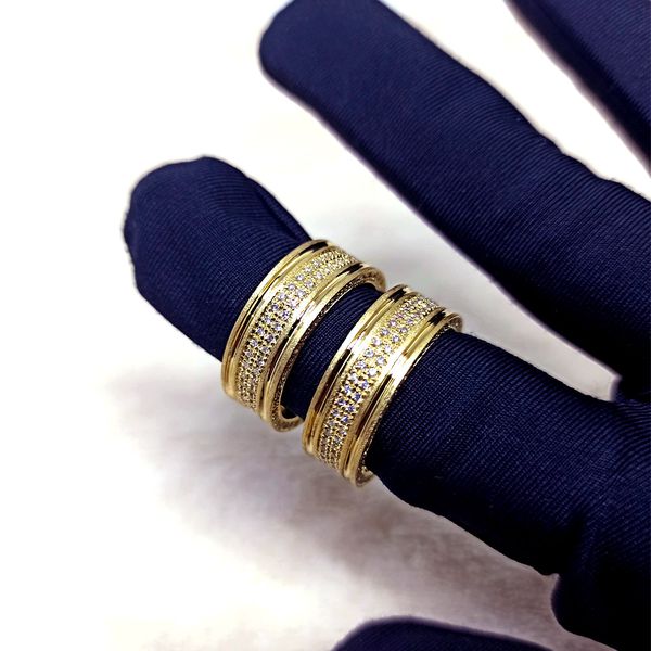 Alianças de Casamento em Ouro 18k com 240 Diamantes Brilho Infinito