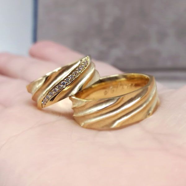 Aliança de Casamento 8,0 Milímetros com Diamantes