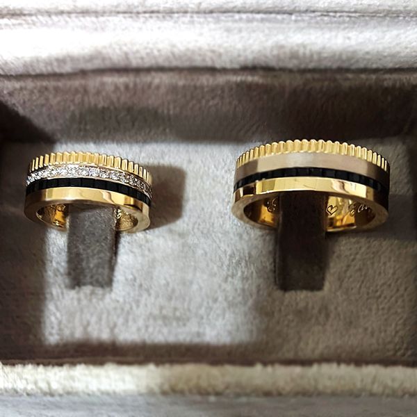 O Majestoso Par de Alianças Elegância e Luxo em Ouro Amarelo, Branco e Rosê - Brilhantes e Onix