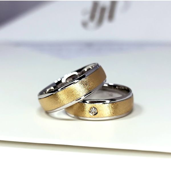 Aliança de Casamento em Ouro 18k com Brilhantes 