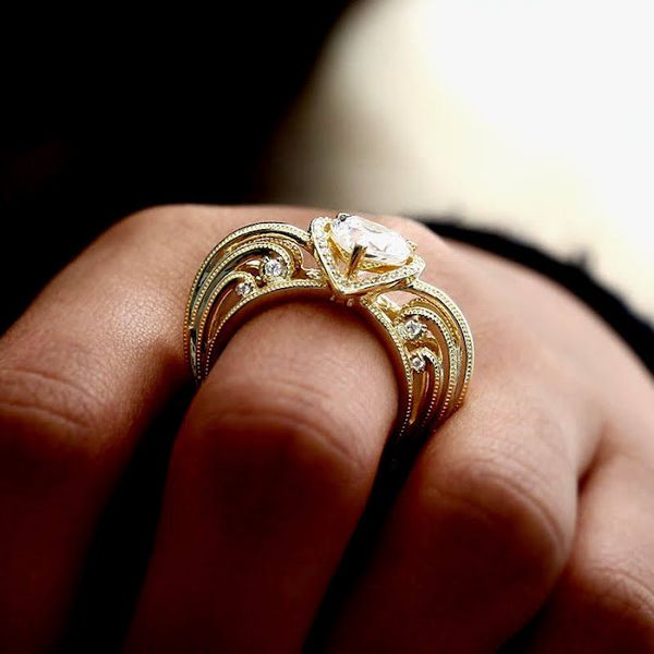 Anel Coração com Diamantes e Safiras 
