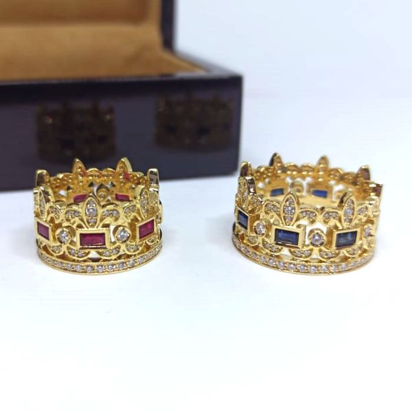 Aliança de Casamento Coroa em Ouro 18k com Pedras Preciosas e Diamantes - 12,0 Milímetros
