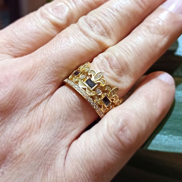 Aliança de Casamento Coroa em Ouro 18k com Pedras Preciosas e Diamantes - 12,0 Milímetros