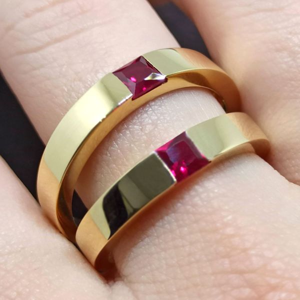 Aliança de Casamento com a Cravação de Pedras Preciosas - Ouro 18k