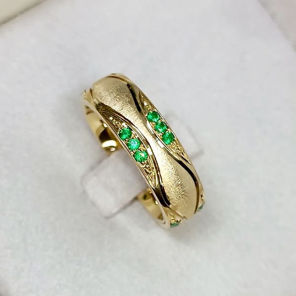 Alianças de Casamento Ondas Preciosas - Ouro 18k - Pedras Preciosas