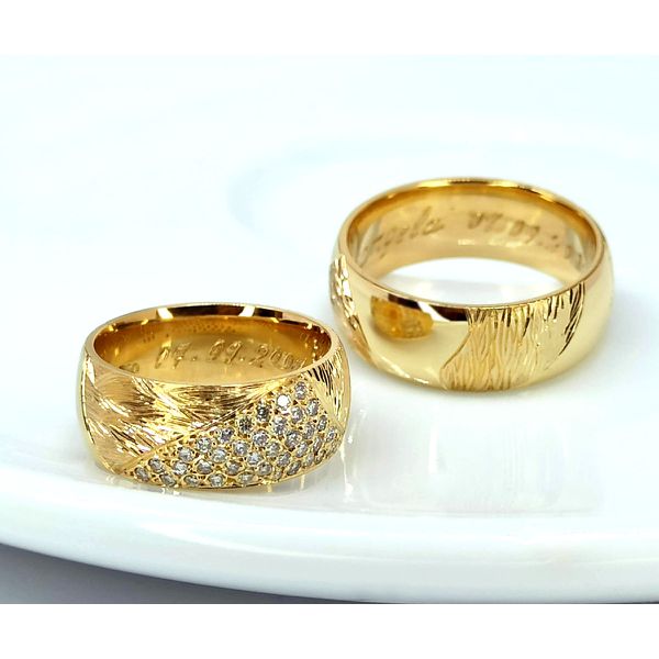 Alianças Luxo Texturizadas - Ouro 18k com 52 Diamantes - 7,5 Milímetros
