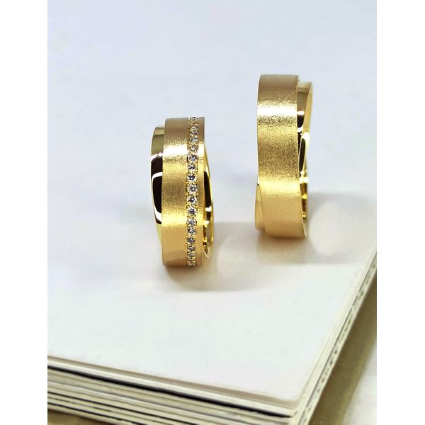 Aliança de Casamento com Diamantes