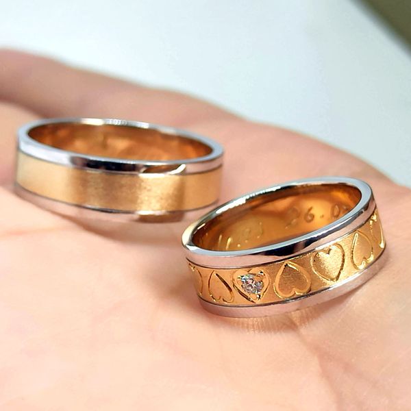 Aliança em Ouro 18k Corações Vazados