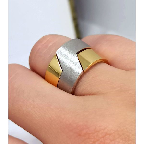 Par de Alianças de Bodas: Elegância em Dualidade de Ouro - Encaixe Perfeito com 13,0 Milímetros