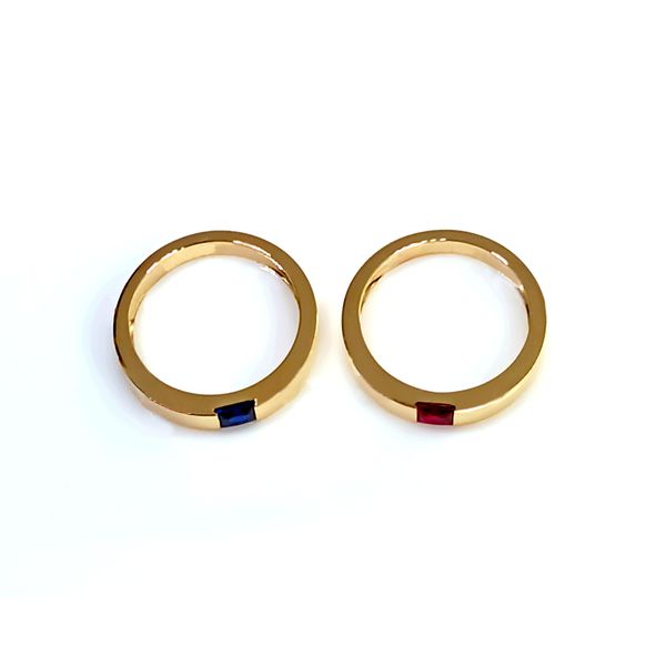 Aliança de Casamento com Cravação de Pedra Princess - Ouro 18k