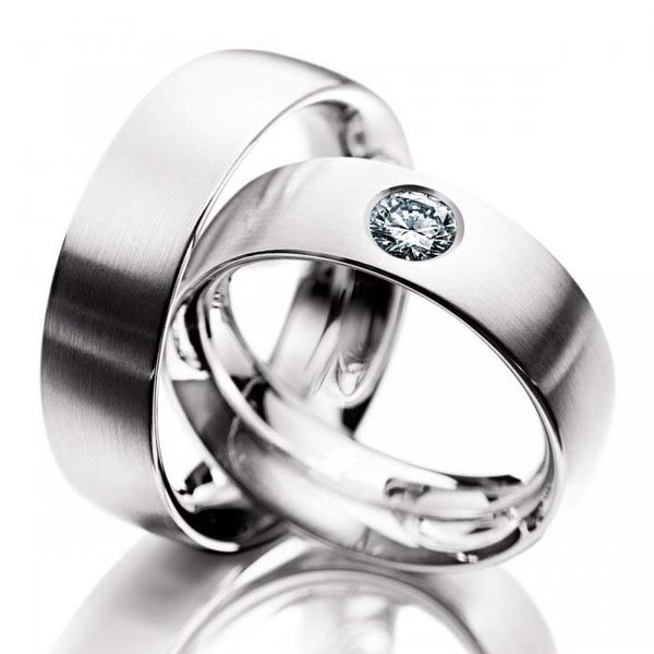 Aliança com Diamante