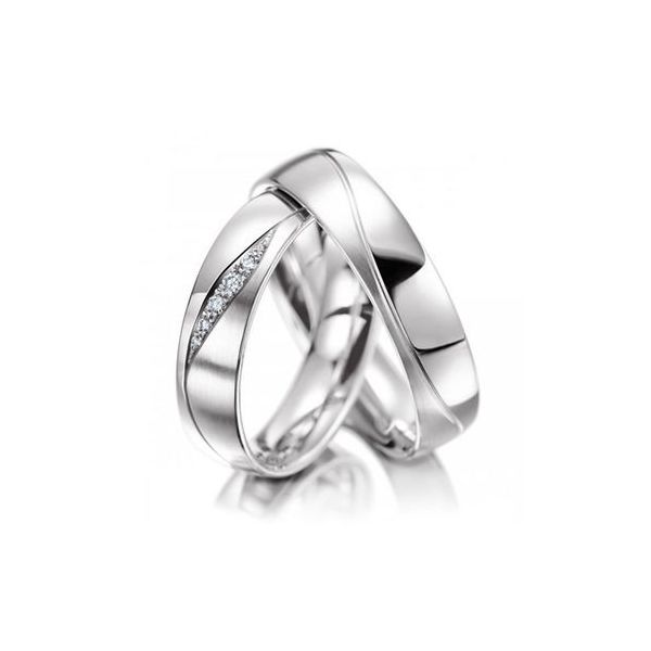 Aliança para Casamento Ondas de Diamantes - Ouro 18k 