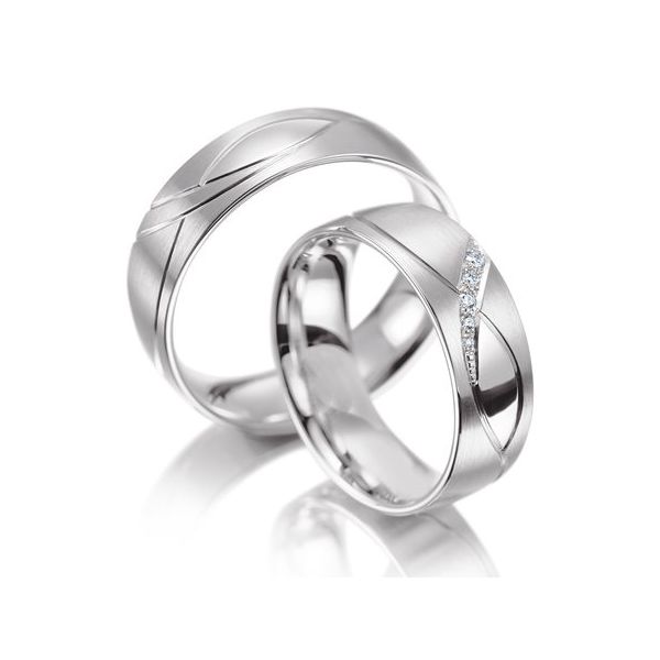 Aliança em Ouro 18k com Diamantes 