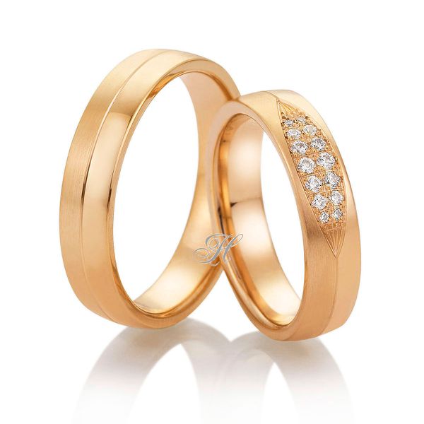 Aliança Cravejada com Diamantes em Ouro 18k