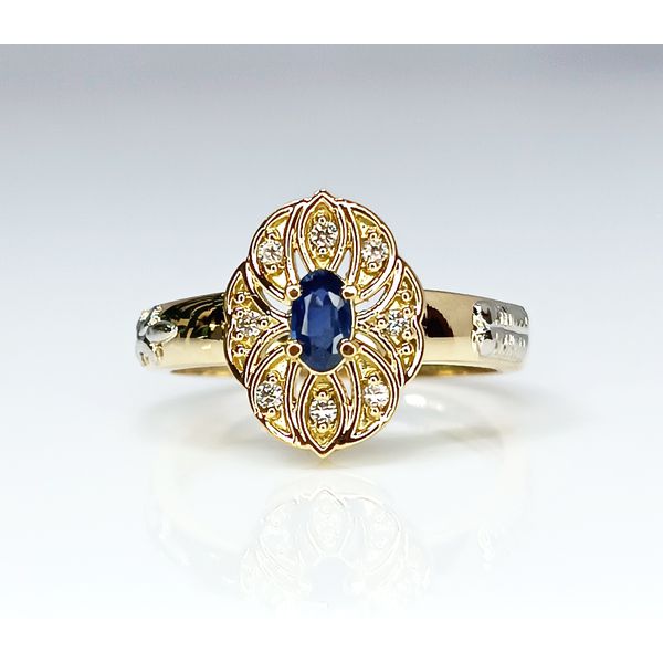 Anel de Formatura Ouro 18k com Pedra Oval e Brilhantes