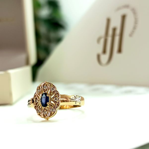 Anel de Formatura Ouro 18k com Pedra Oval e Brilhantes