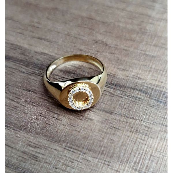 Anel em Ouro 18k Personalizado com a Inicial Cravejada