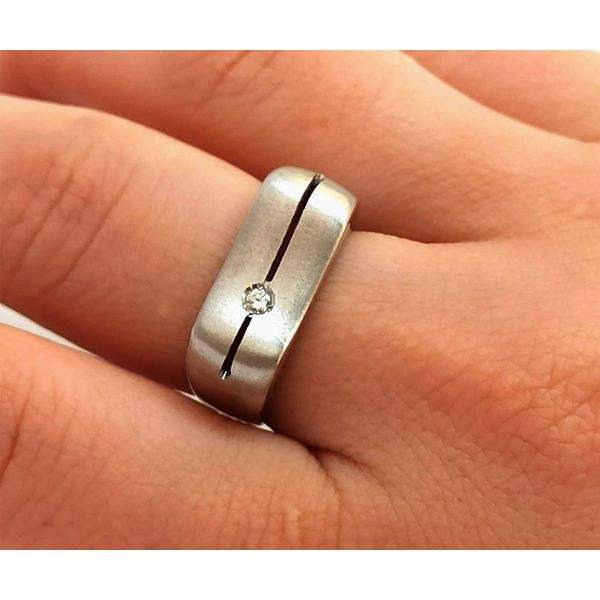 Anel em Ouro 18k com Diamante