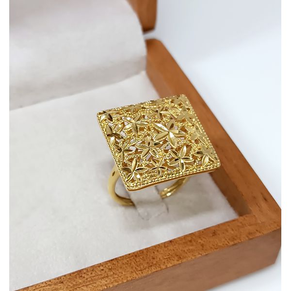 Anel Quadrado Trabalhado - Ouro 18k 750