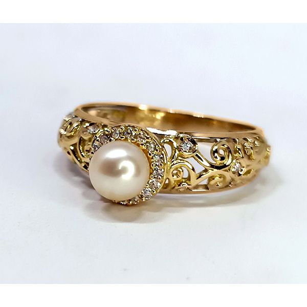 Anel em Ouro 18k Personalizado aro Trabalhado com Diamantes e Pérola Central