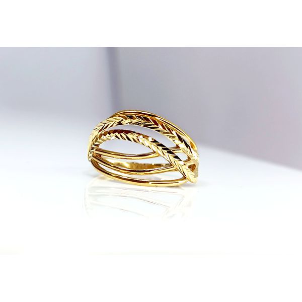 Anel em Ouro 18k Trabalhado e Transpassado