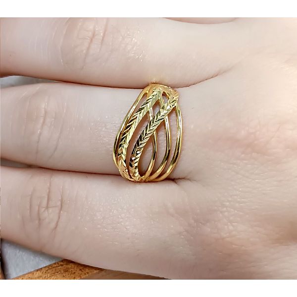 Anel em Ouro 18k Trabalhado e Transpassado