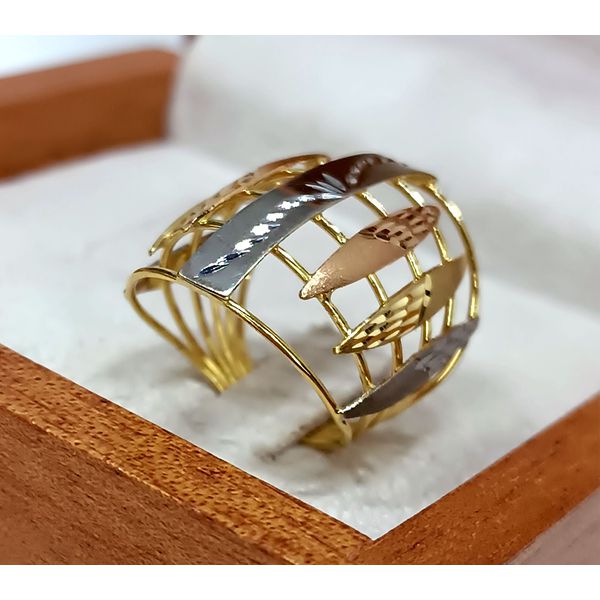 Anel em Ouro Amarelo, Branco e Rosê 18k Tricolor Trabalhado e Desenhado