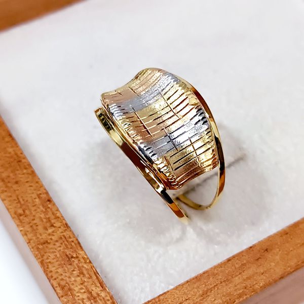 Anel em Ouro 18k Tricolor Diamantado