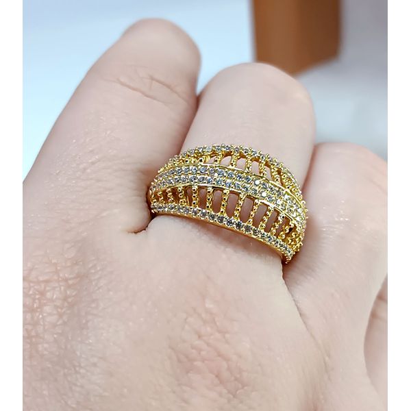 Anel em Ouro 18k Cravejado e Abaulado