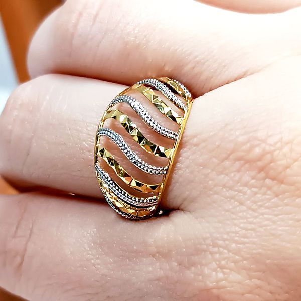 Anel em Ouro Amarelo e Branco 18k Trabalhado e Diamantado