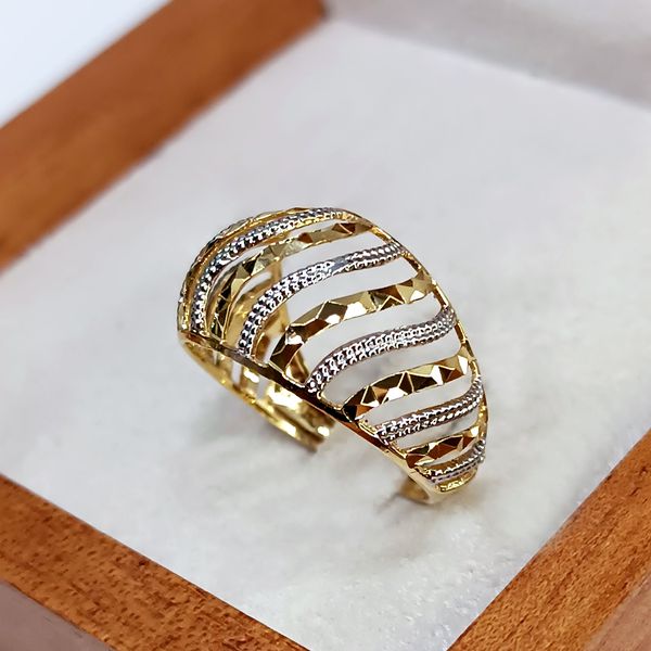 Anel em Ouro Amarelo e Branco 18k Trabalhado e Diamantado