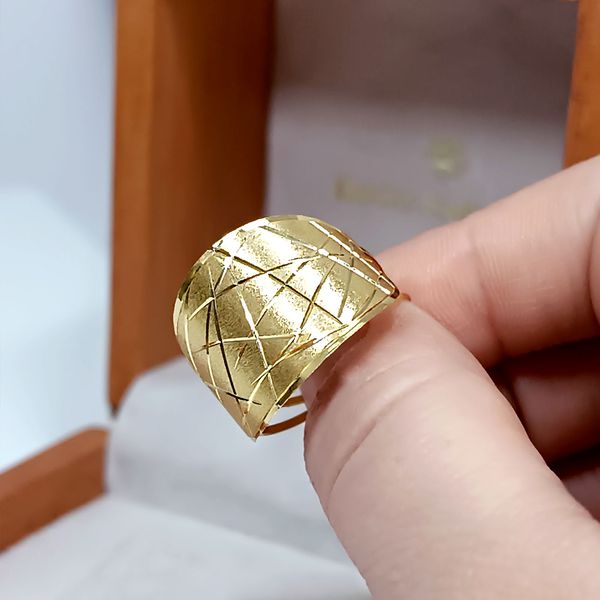 Anel em Ouro 18k Trabalhado Fosco