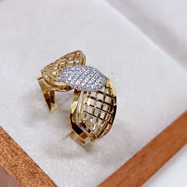 Anel em Ouro Amarelo e Branco 18k Cravejada 
