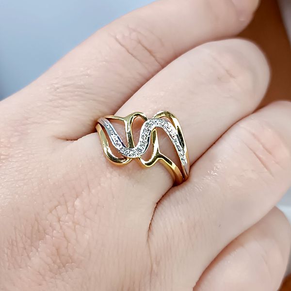 Anel em Ouro 18k Amarelo e Branco com Diamantes