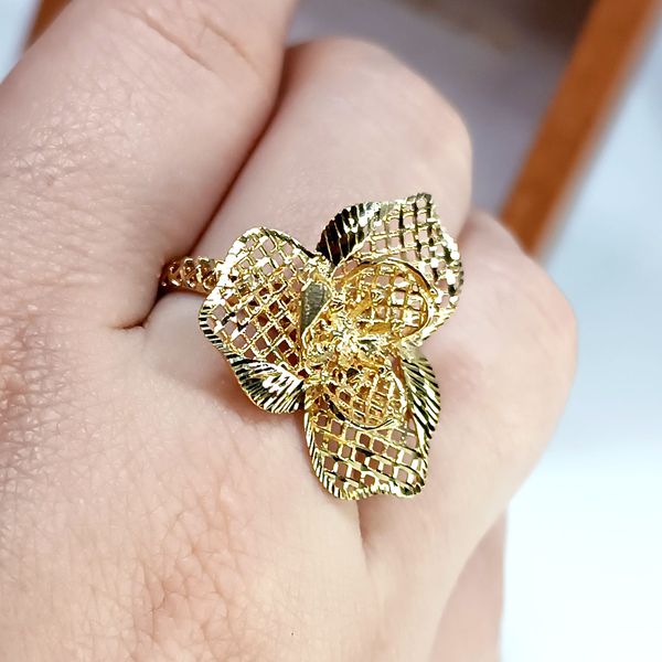 Anel em Ouro 18k Flor Desenhada 