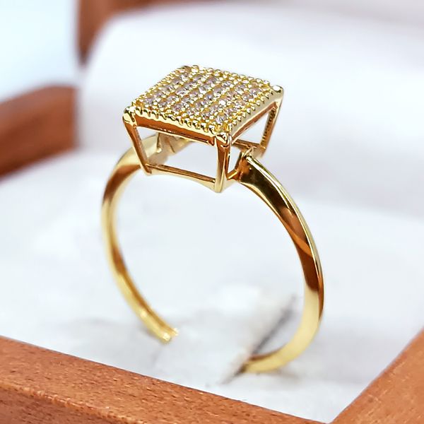 Anel em Ouro 18k Cravejado Quadrado