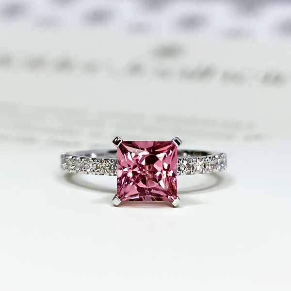 Anel Morganita Aro Cravejado com Diamantes 