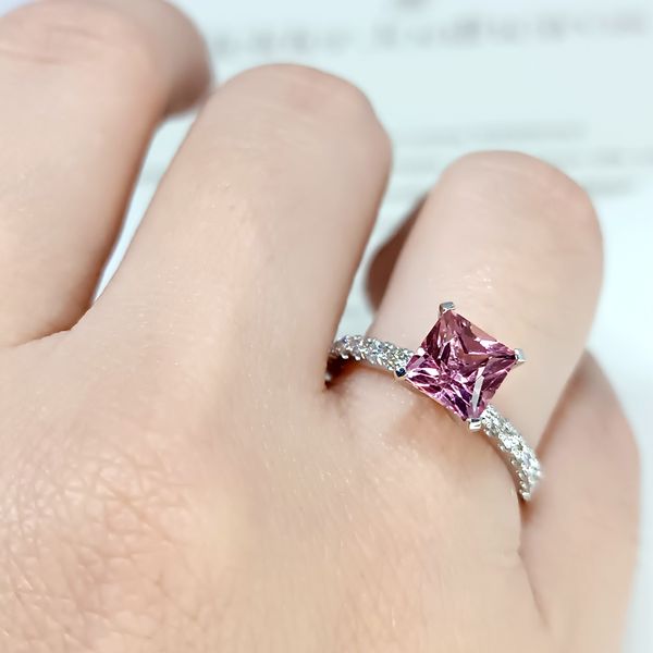 Anel Morganita Aro Cravejado com Diamantes 