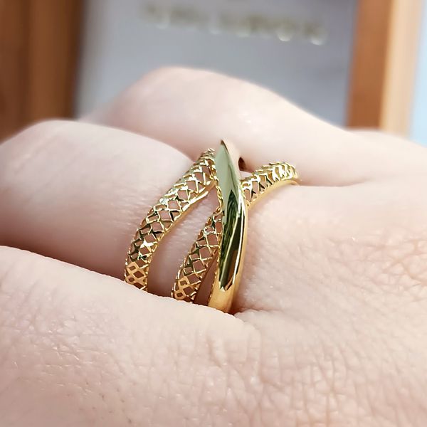 Anel em Ouro 18k Entrelaçado e Personalizado