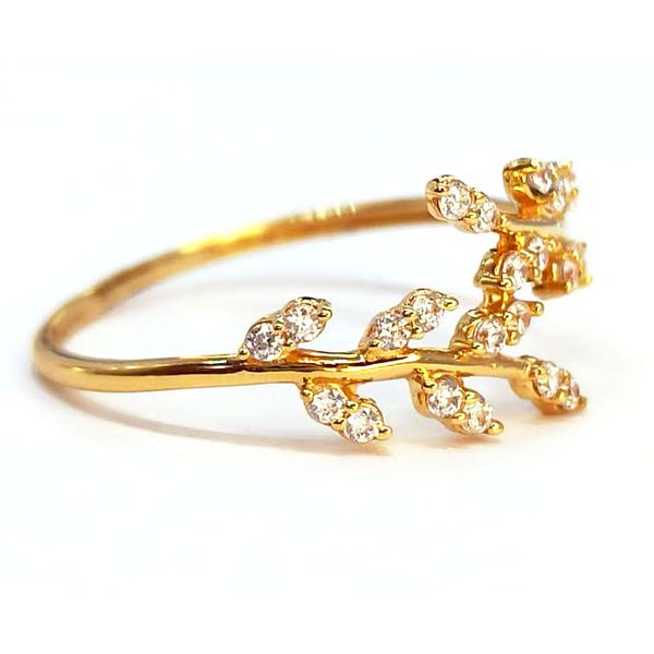 Anel em Ouro 18k 750 Folhas Cravejadas