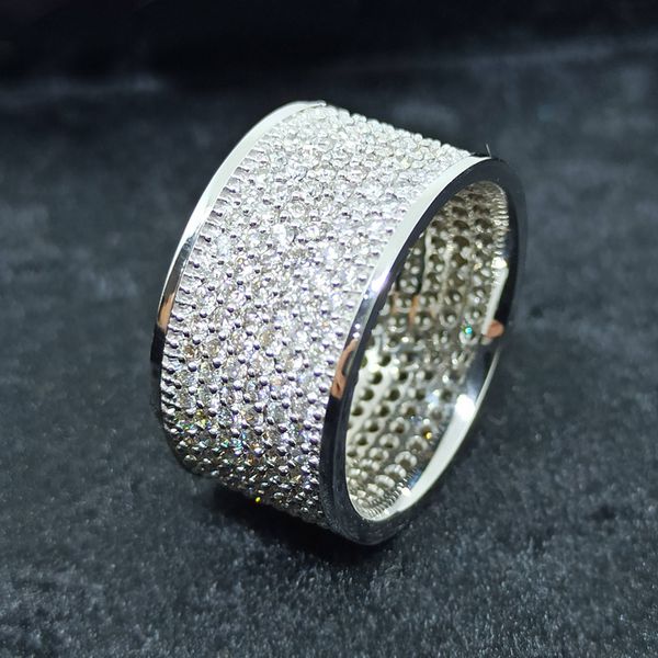 Anel em Ouro 18k Cravejado com Diamantes