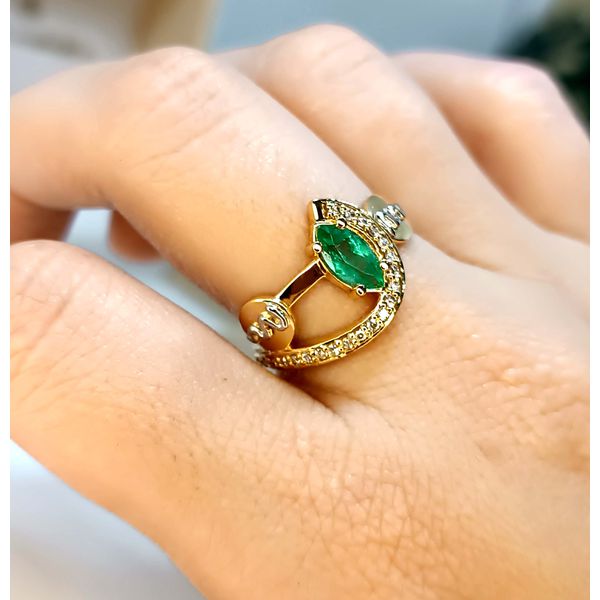Anel de Formatura Medicina Feminino com Esmeralda Ouro 18k